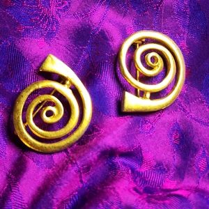 Vintage Alva musical brooches.  Set of 2.